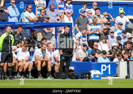 QPR-Manager Michael Beale während des Sky Bet Championship-Spiels zwischen den Queens Park Rangers und Middlesbrough im Loftus Road Stadium, London, am Samstag, den 6.. August 2022. (Kredit: Ian Randall | MI News) Kredit: MI News & Sport /Alamy Live News Stockfoto