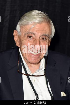 Knoxville, TN, USA. 5. August 2022. Jamie Farr nimmt an der Fanboy Expo 2022, Knoxville Convention Center, Knoxville, TN, Teil, 5. August 2022. Quelle: Derek Storm/Everett Collection/Alamy Live News Stockfoto