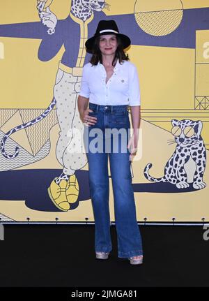 Locarno, Swiss Locarno Film Festival 2022 PARADISE HIGHWAY Filmfotofilm Anna Gutto Regisseurin, Juliette Binoche, Hala Finley, Christiane Seidel cctress, Claudia Bluemhber Produzentin auf dem Foto: Juliette Binoche in GIORGIO ARMANI Stockfoto