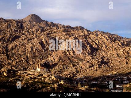 VISTA DEL YELMO - SIERRA DE GUADARRAMA - FOTO AÑOS 80. Lage: PEDRIZA, LA. MANZANARES EL REAL. MADRID. SPANIEN. Stockfoto