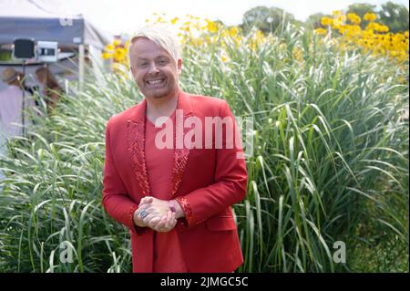 Bonn, Deutschland. 06. August 2022. Der Sänger Antony Ross, aufgenommen beim Schlager-Event 'Lieblingslieder' in der Rheinaue in Bonn. Quelle: Henning Kaiser/dpa/Alamy Live News Stockfoto