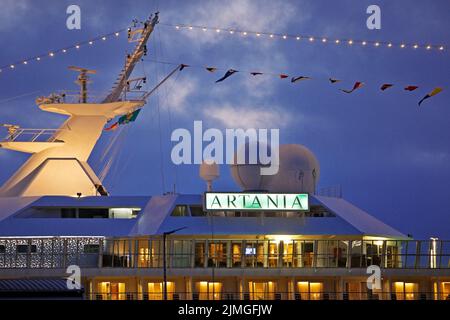 Kreuzschiff Artania im Hamburg Cruise Center Altona, Hamburg, Deutschland, Europa Stockfoto