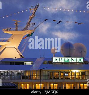 Kreuzschiff Artania im Hamburg Cruise Center Altona, Hamburg, Deutschland, Europa Stockfoto