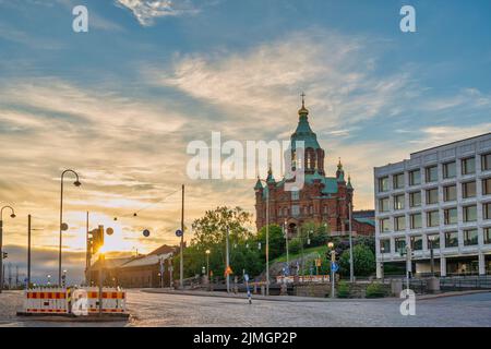 Helsinki Finnland, Skyline von Sonnenaufgang in der Uspenski-Kathedrale Stockfoto