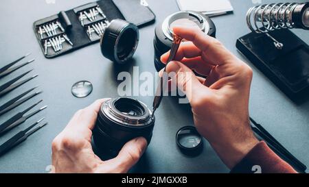 Elektronisches Gerät Service Foto Kamera Objektiv Reparatur Stockfoto