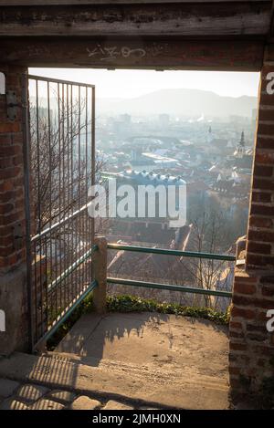 Blick von oben auf das Rathaus vom Schlossberg in der Stadt Graz. Reisen Nach Österreich Stockfoto