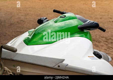 Jet-Ski am Strand. Aktive Erholung auf dem Wasser Stockfoto