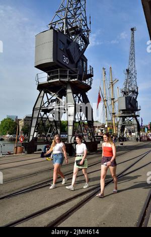 Alte elektrische Frachtkrane am Kai des Hafens von Bristol Stockfoto