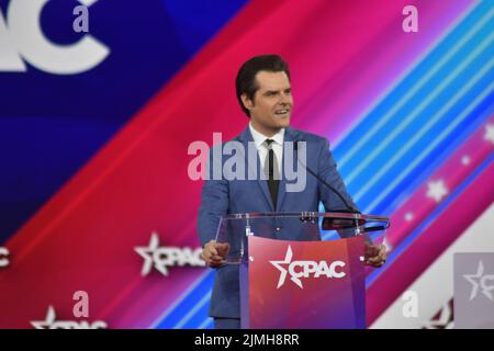 Dallas, TX, USA. 6. August 2022. (NEUER) US-Kongressabgeordneter Matt Gaetz (R) hält Bemerkungen auf der Conservative Political Action Conference 2022 in Dallas, Texas. 6. August 2022, Dallas, TX, USA. Der US-Kongressabgeordnete Matt Gaetz (R) hält während der Conservative Political Action Conference (CPAC), die am Samstag (6) im US-Bundesstaat Texas stattfand, eine Rede. Matthew Louis Gaetz II ist ein amerikanischer Anwalt und Politiker, der seit 2017 als US-Repräsentant für Floridas Kongressbezirk 1. tätig ist. Als Republikaner wurde er als Verbündeter des ehemaligen Präsidenten Donald Trump A beschrieben Stockfoto