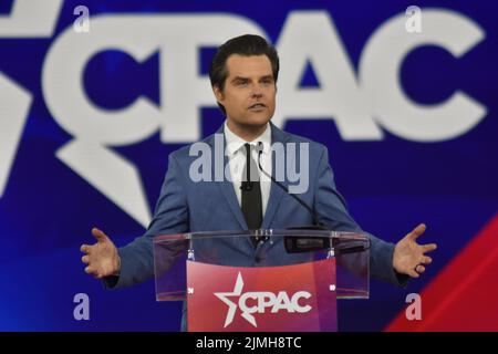 Dallas, TX, USA. 6. August 2022. (NEUER) US-Kongressabgeordneter Matt Gaetz (R) hält Bemerkungen auf der Conservative Political Action Conference 2022 in Dallas, Texas. 6. August 2022, Dallas, TX, USA. Der US-Kongressabgeordnete Matt Gaetz (R) hält während der Conservative Political Action Conference (CPAC), die am Samstag (6) im US-Bundesstaat Texas stattfand, eine Rede. Matthew Louis Gaetz II ist ein amerikanischer Anwalt und Politiker, der seit 2017 als US-Repräsentant für Floridas Kongressbezirk 1. tätig ist. Als Republikaner wurde er als Verbündeter des ehemaligen Präsidenten Donald Trump A beschrieben Stockfoto