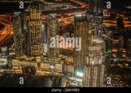 Dubai Nachtansicht von der Aussichtsplattform des Burj Khalifa Stockfoto