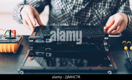 Hardware-Wartung Computer Diagnose Laptop Stockfoto