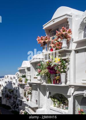 CASARES, ANDALUSIEN/SPANIEN - MAI 5 : Ansicht des Friedhofs von Casares Spanien am 5. Mai 2014 Stockfoto