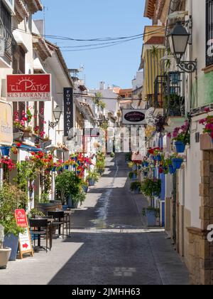 ESTEPONA, Andalusien/Spanien - Mai 5: Straßenszene in Estepona Spanien am 5. Mai 2014 Stockfoto