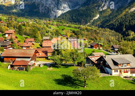 Schweizer Berge, Holzhäuser in Grindelwald in den Schweizer Alpen Stockfoto