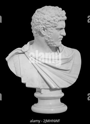 Alte weiße Marmorskulptur Büste von Caracalla. Marcus Aurelius Severus Antoninus Augustus bekannt als Antoninus. Römischer Kaiser. Stockfoto