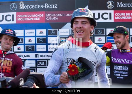 06. August 2022: Finn Iles aus Kanada (3) gewinnt beim Mercedes-Benz UCI Mountain Bike World Cup 2022 in Mont-Sainte-Anne in Beaupre, Quebec, Kanada, das Finale der WM menÕs Downhill. Daniel Lea/CSM Stockfoto