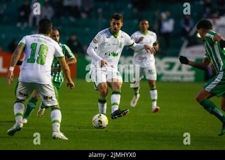 Caxias Do Sul, Brasilien. 06. August 2022. RS - Caxias do Sul - 08/06/2022 - BRASILIANISCH BIS 2022, JUGEND X AMERICA-MG. Danilo Avelar, Spieler von America-MG, im Spiel gegen Juventude im Alfredo Jaconi Stadium für die Brasilianische Meisterschaft 2022. Foto: Luiz Erbes/AGIF/Sipa USA Quelle: SIPA USA/Alamy Live News Stockfoto