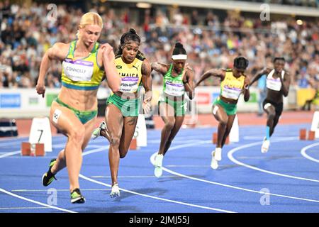 BIRMINGHAM, GROSSBRITANNIEN. AUG 6. die Jamaikanerin Elaine Thompson-Herah gewinnt das Finale 200m während der Leichtathletik im Alexander Stadium in Perry Barr bei den Commonwealth Games 2022 in Birmingham am Samstag, den 6.. August 2022. (Kredit: Pat Scaasi | MI Nachrichten) Kredit: MI Nachrichten & Sport /Alamy Live Nachrichten Stockfoto