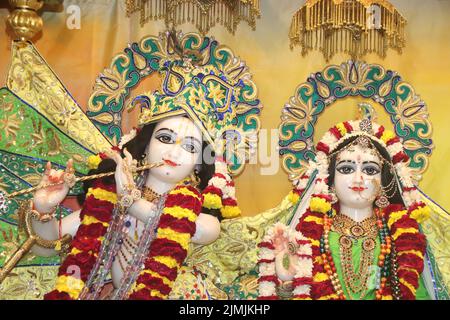 Skulpturen von radha govindji im ahmedabad iskcon Tempel, Gujarat Stockfoto