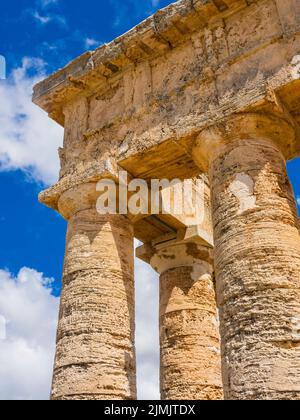 Säulen des dorischen Tempels der Elymians von Segesta Stockfoto