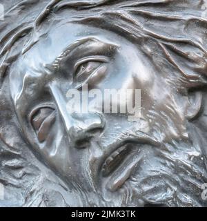 Bas-Relief von Jesus gekrönt mit Dornen Stockfoto