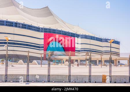 Im Al Bayt Stadium werden Spiele für die FIFA-Weltmeisterschaft 2022 in Katar ausgetragen Stockfoto