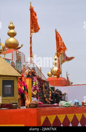 Mandi, Himachal Pradesh, Indien - 05 23 2022: Dachloser Tempel von Shikari Mata. Shikari Devi mandir, das sich im Distrikt Mandi, Himachal Pradesh befindet Stockfoto