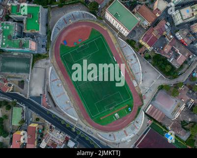 Luftaufnahme des Stadions San Ciro ist ein Stadion in Portici in der Via Giovanni Farina Italien. Top down Fußballplatz, Stadion. Stockfoto