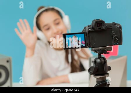 Nahaufnahme Kamera Stativ Aufnahme junges Mädchen Stockfoto