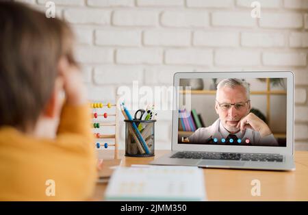 Vorderansicht Videoanruf Laptop Stockfoto