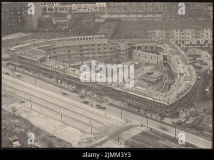 Poelzig Hans (1869-1936), Haus des Rundfunks, Berlin (1928-1930): Fotos während des Baus. Foto auf Karton, 40,9 x 58,1 cm (einschließlich Scankanten) Stockfoto