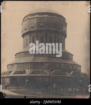 Poelzig Hans (1869-1936), Ausstellung und Wasserturm, Posen (1910-1911): Außenansicht. Foto auf Karton, 65,2 x 60,4 cm (einschließlich Scankanten) Stockfoto
