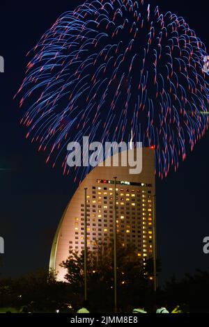 Inter-Continental Hotel und Feuerwerk Stockfoto