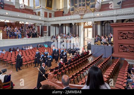 Abschlussfeier der Oxford University im Sheldonian Theatre, August 2022 Stockfoto