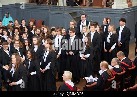 Abschlussfeier der Oxford University im Sheldonian Theatre, August 2022 Stockfoto