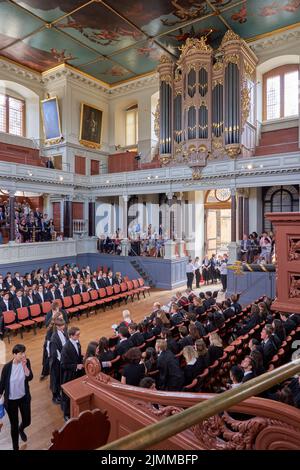 Abschlussfeier der Oxford University im Sheldonian Theatre, August 2022 Stockfoto