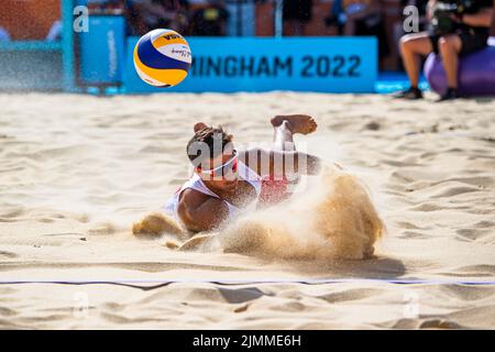 BIRMINGHAM, GROSSBRITANNIEN. 06. August 2022. Javier BELLO aus England während des Beach Volleyball Halbfinals von Birmingham 2022 - Commonwealth Games auf dem Smithfield Market am Samstag, 06. August 2022 in BIRMINGHAM, GROSSBRITANNIEN. Kredit: Taka Wu/Alamy Live Nachrichten Stockfoto