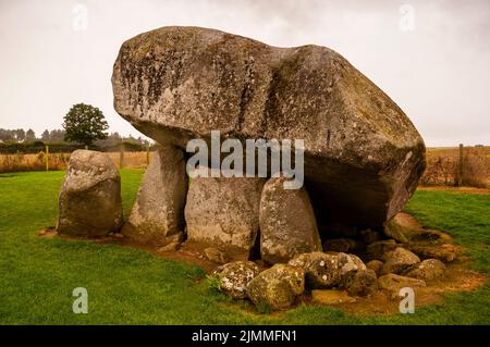 Brownshill Dolmen soll den schwersten Schlussstein in Europa haben, County Carlow, Irland. Stockfoto