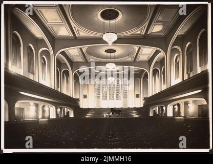 Poelzig Hans (1869-1936), Konzertsaal in Breslau. Umbau (1925): Zuschauer mit Blick auf die Bühne. Foto auf Papier, 17,2 x 23,9 cm (einschließlich Scankanten) Stockfoto