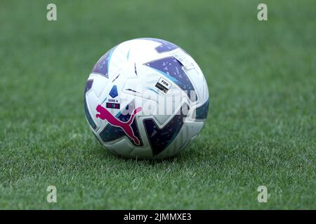 Offizielles Spiel der italienischen Serie A Ball, Puma Orbita, während der Coppa Italia zwischen FC Turin und FC Palermo im Stadio Olimpico am 6. August 2022 in Turin, Italien . Stockfoto