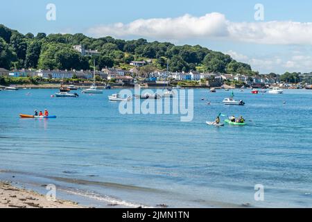 Courtmacsherry, West Cork, Irland. 7. August 2022. Courtmacsherry in West Cork ist heute mit Touristen und Einheimischen beschäftigt, mit Sonnenschein und hohen Temperaturen von 20C. Met Éireann prognostiziert eine mögliche Hitzewelle gegen Ende nächster Woche. Quelle: AG News/Alamy Live News Stockfoto