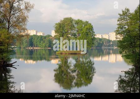 See im Stadtpark Stockfoto