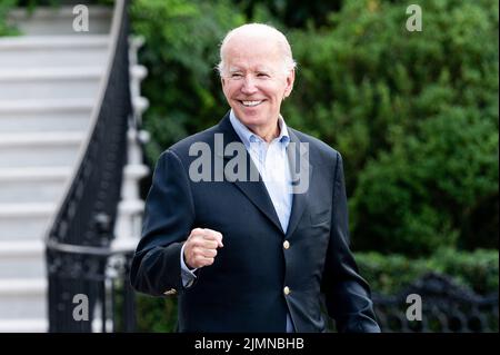 Washington, Usa. 07. August 2022. Präsident Joe Biden verlässt das Weiße Haus, um nach Rehoboth Beach, Delaware, zu gehen. (Foto: Michael Brochstein/Sipa USA) Quelle: SIPA USA/Alamy Live News Stockfoto
