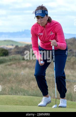 Englands Georgia Hall auf dem Grün 4. am vierten Tag der AIG Women's Open im Muirfield in Gullane, Schottland. Bilddatum: Sonntag, 7. August 2022. Stockfoto