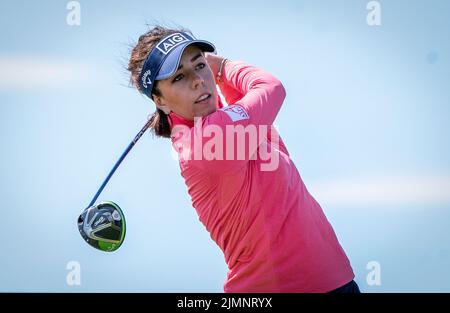 Englands Georgia Hall auf dem 5. T-Shirt am vierten Tag der AIG Women's Open im Muirfield in Gullane, Schottland. Bilddatum: Sonntag, 7. August 2022. Stockfoto