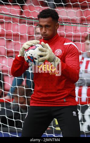 Sheffield, England, 6.. August 2022. Jordan Amissah von Sheffield Utd beim Sky Bet Championship-Spiel in der Bramall Lane, Sheffield. Bildnachweis sollte lauten: Simon Bellis / Sportimage Stockfoto