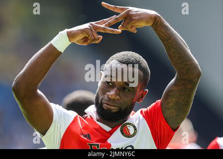 ARNHEM, NIEDERLANDE - 7. AUGUST: Lutsharel Geertruida aus Feyenoord feiert das fünfte Tor während des niederländischen Eredivisie-Spiels zwischen Vitesse und Feyenoord am 7. August 2022 in Gelredome in Arnhem, Niederlande (Foto: Peter Lous/Orange Picts) Stockfoto