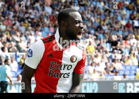 ARNHEM - Lutsharel Geertruida aus Feyenoord feiert den 2-5 während des niederländischen Eredivisie-Spiels zwischen Vitesse und Feyenoord beim Gelredome am 7. August 2022 in Arnhem, Niederlande. ANP PIETER STAM DE YOUNG Stockfoto
