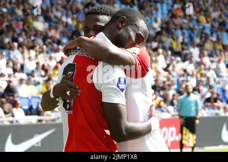 ARNHEM - Lutsharel Geertruida aus Feyenoord feiert den 2-5 während des niederländischen Eredivisie-Spiels zwischen Vitesse und Feyenoord beim Gelredome am 7. August 2022 in Arnhem, Niederlande. ANP PIETER STAM DE YOUNG Stockfoto